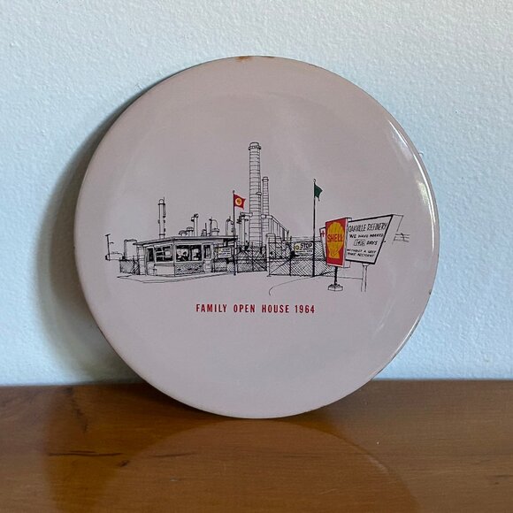 Shell Enamel Promotional Button - Picture 1 of 4